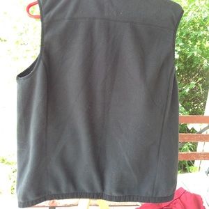 Vineyard Vines Jackets & Coats - Vineyard vines fleece vest. Vineyard Vines Jackets & Coats - Vineyard vines fleece vest.